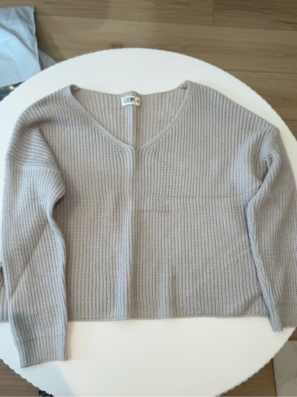 SEEK Light Gray V-Neck Knit Sweater for Women